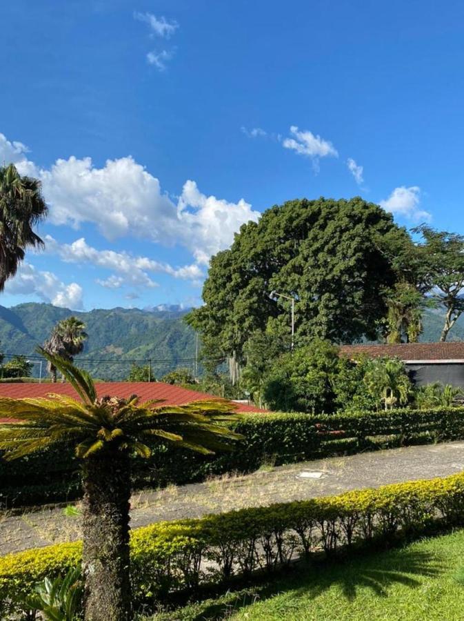 Granja Del Cafe Hotel Y Centro De Convenciones Venecia  外观 照片