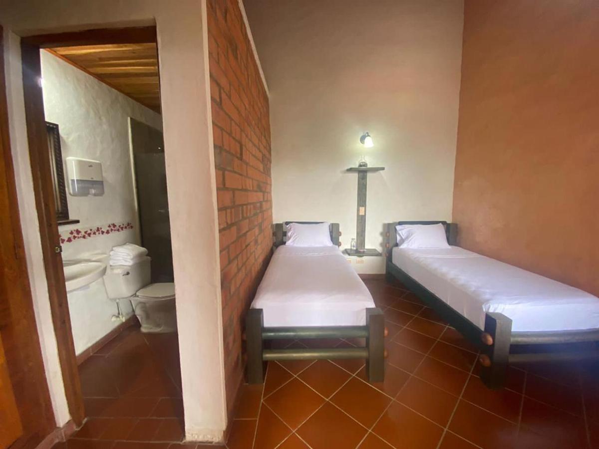 Granja Del Cafe Hotel Y Centro De Convenciones Venecia  外观 照片