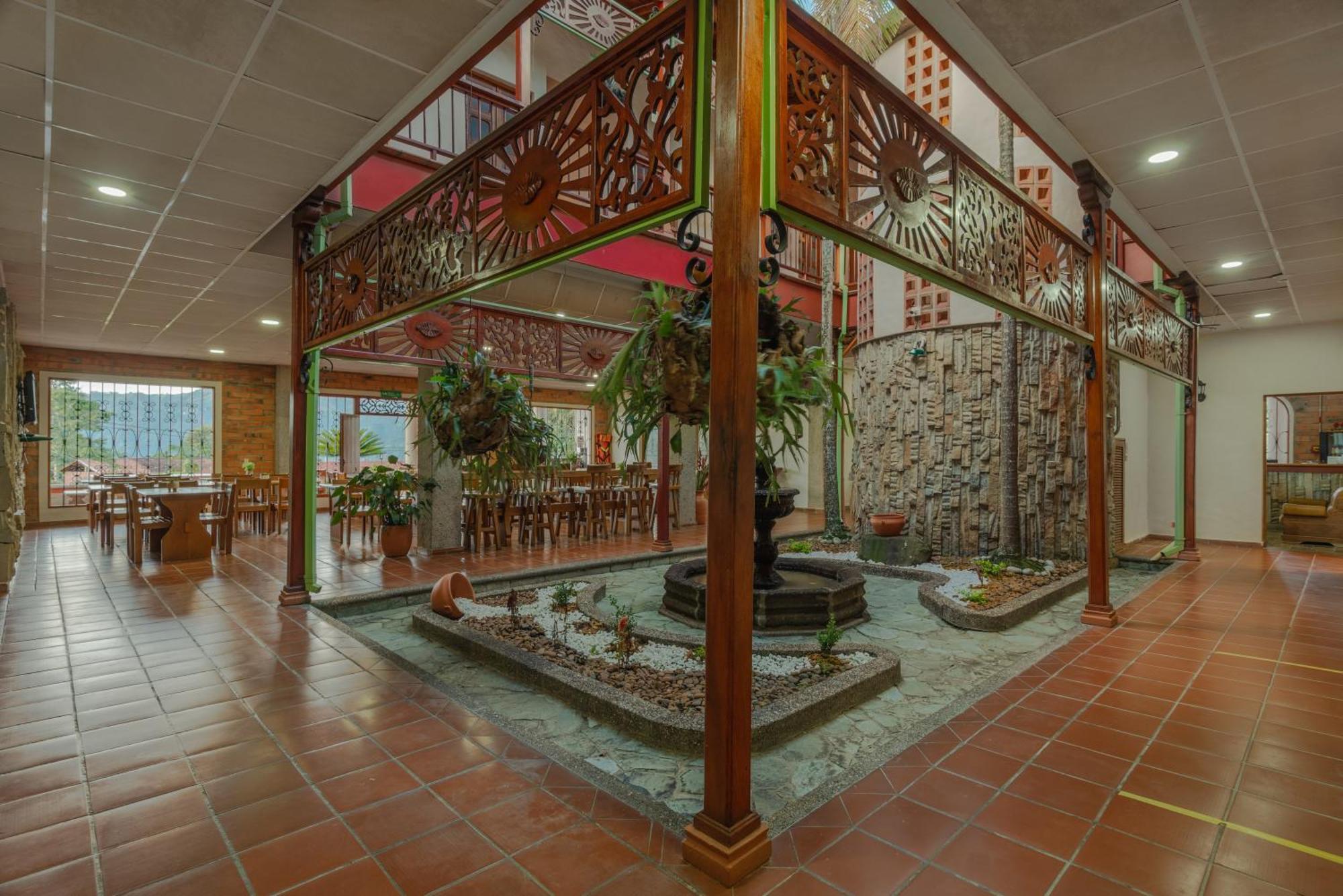 Granja Del Cafe Hotel Y Centro De Convenciones Venecia  外观 照片
