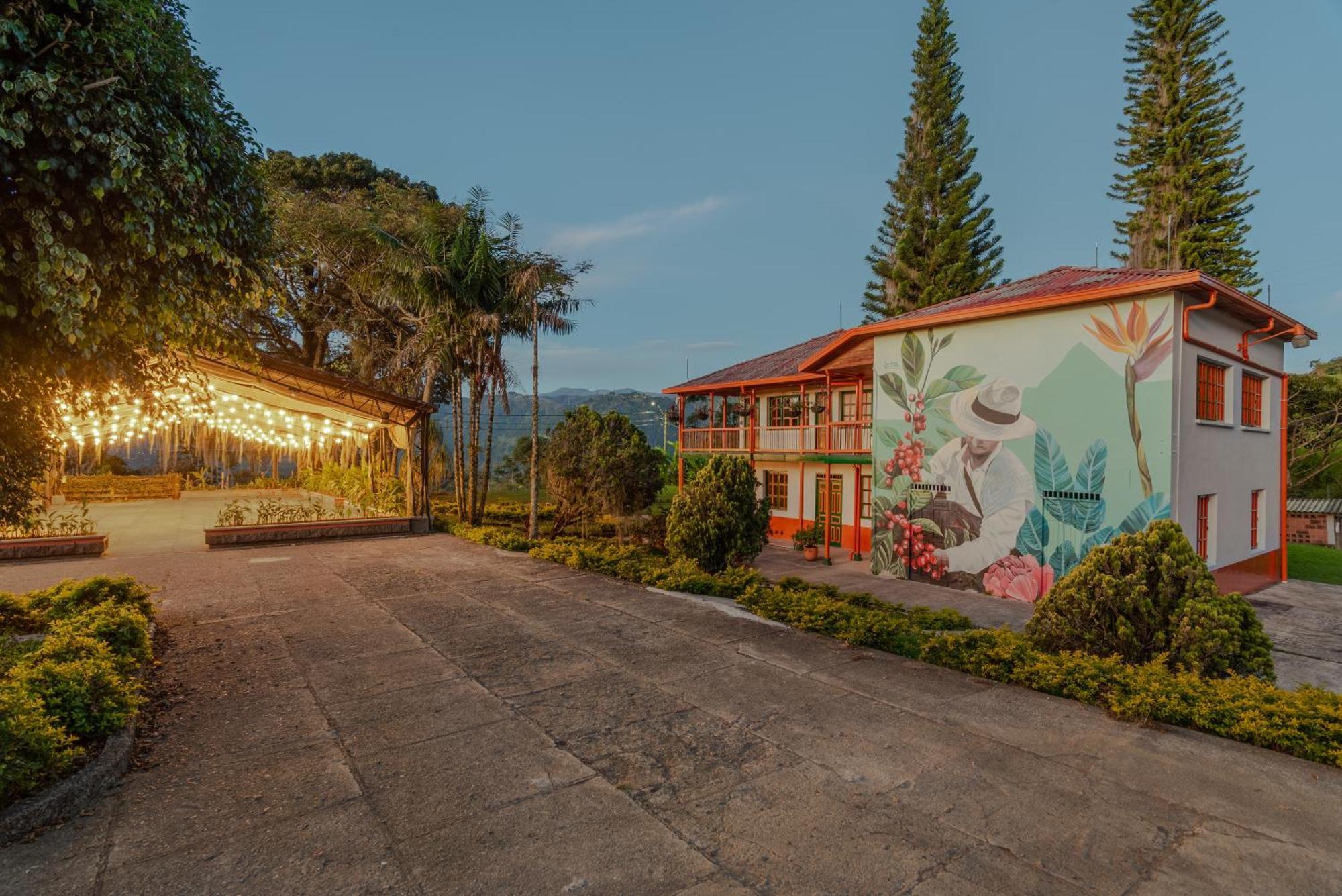 Granja Del Cafe Hotel Y Centro De Convenciones Venecia  外观 照片