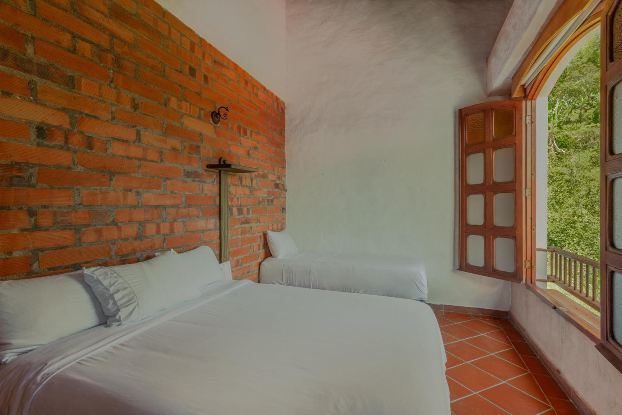 Granja Del Cafe Hotel Y Centro De Convenciones Venecia  外观 照片